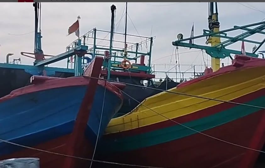 Esok Cari Lagi, Puisi-puisi Kapal Kayu, Rg Bagus Warsono