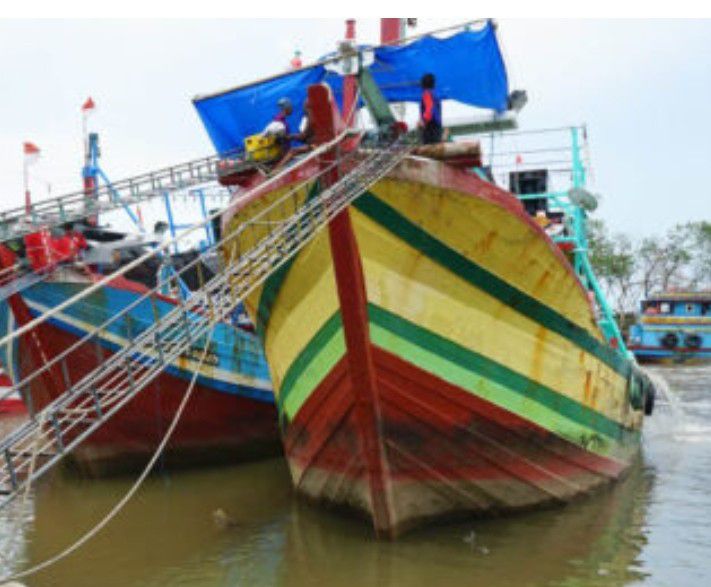 Tambatkan Kuat Kapalmu, Puisi2 Kapal Kayu Rg Bagus warsono